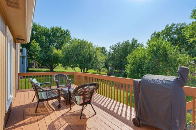 3831 SW Friar RD, Topeka, KS 66610