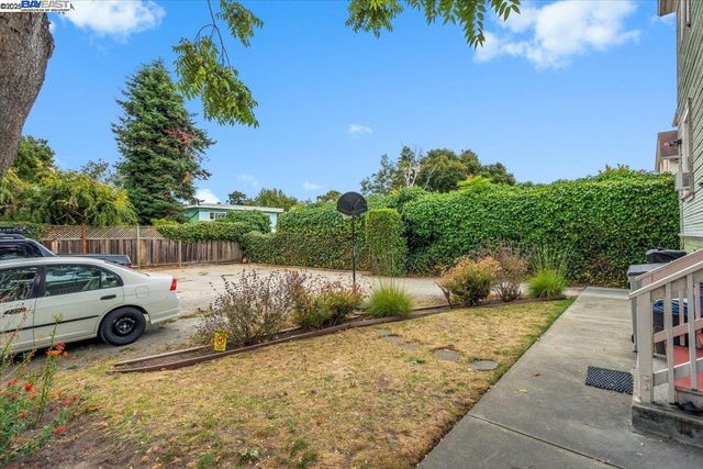 954 Park St, Alameda, CA 94501