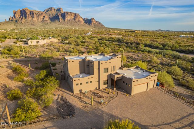 3745 E MINING CAMP Street, Apache Junction, AZ 85119
