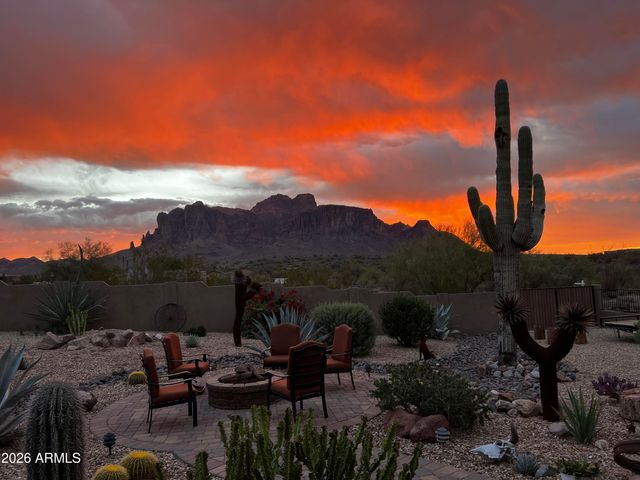 3745 E MINING CAMP Street, Apache Junction, AZ 85119