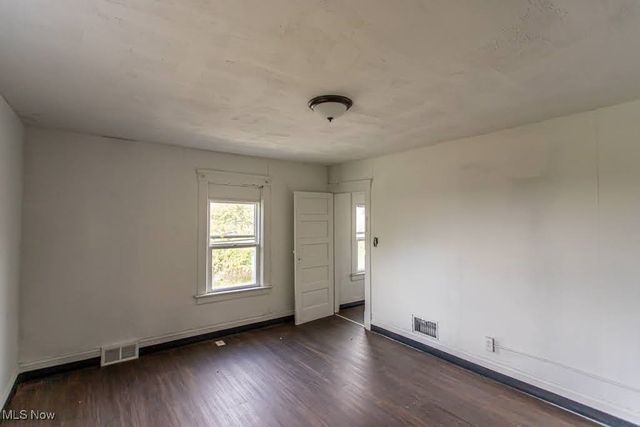 111 Madison Street, Campbell, OH 44405