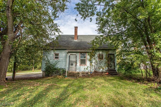 111 Madison Street, Campbell, OH 44405