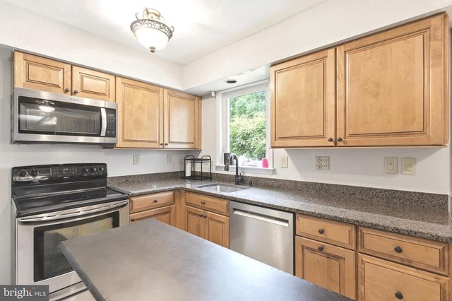 2748 VALLEY WOODS RD, Hatfield, PA 19440