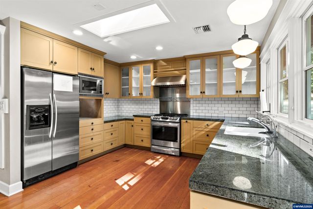 7275 SW Deerhaven Dr, Corvallis, OR 97333