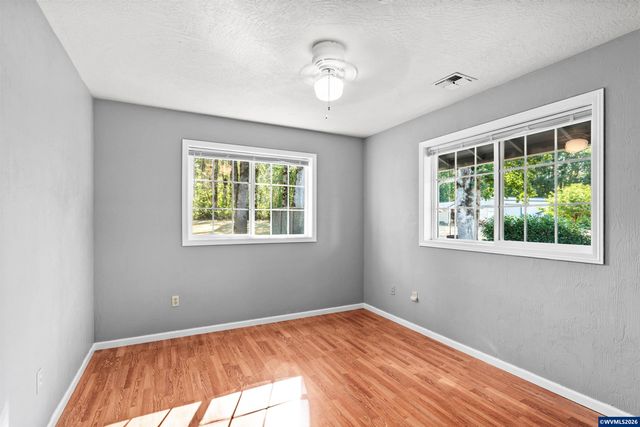 7275 SW Deerhaven Dr, Corvallis, OR 97333