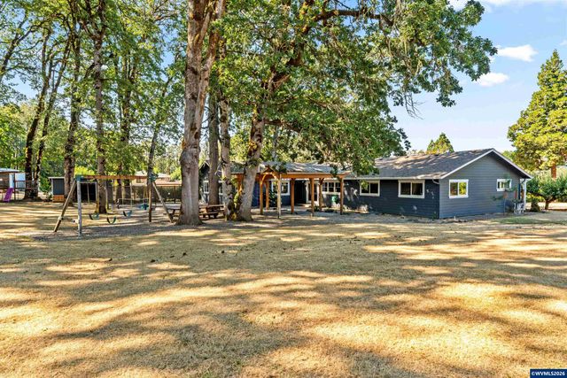 7275 SW Deerhaven Dr, Corvallis, OR 97333