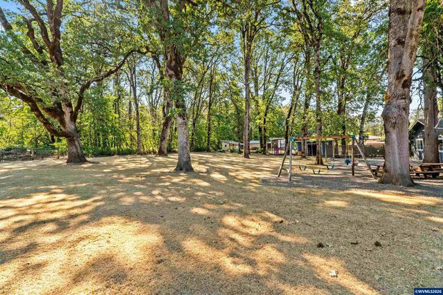 7275 SW Deerhaven Dr, Corvallis, OR 97333