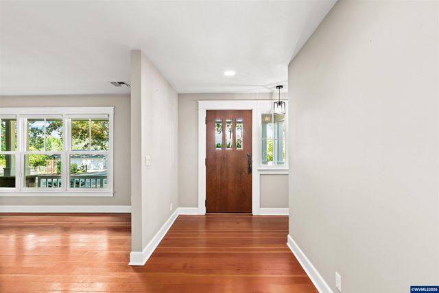 7275 SW Deerhaven Dr, Corvallis, OR 97333