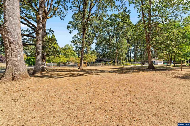 7275 SW Deerhaven Dr, Corvallis, OR 97333