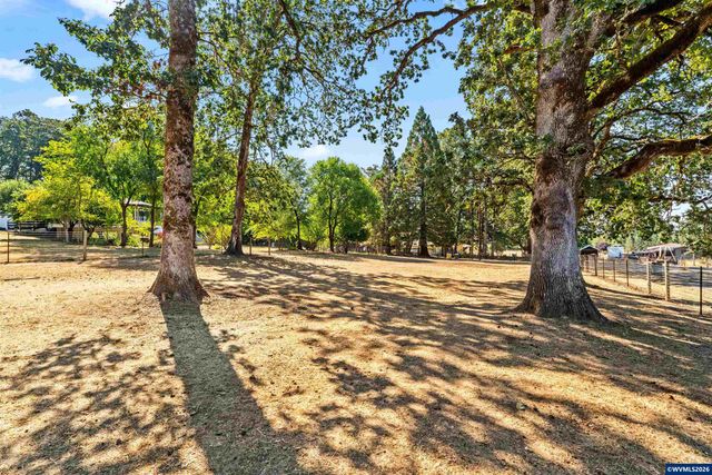 7275 SW Deerhaven Dr, Corvallis, OR 97333