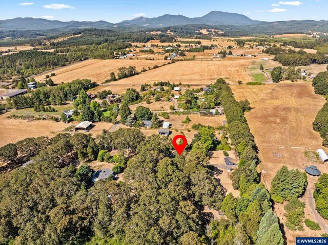 7275 SW Deerhaven Dr, Corvallis, OR 97333