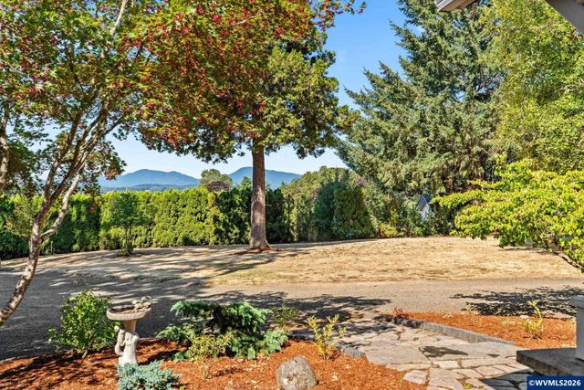 7275 SW Deerhaven Dr, Corvallis, OR 97333