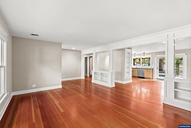 7275 SW Deerhaven Dr, Corvallis, OR 97333
