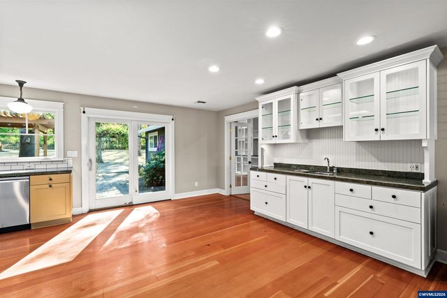 7275 SW Deerhaven Dr, Corvallis, OR 97333