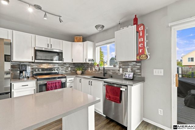 10868 Girard Street, Omaha, NE 68142