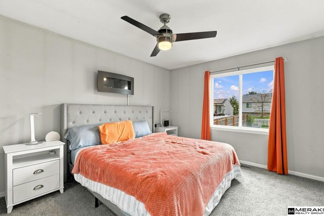 10868 Girard Street, Omaha, NE 68142