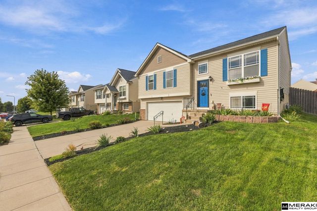 10868 Girard Street, Omaha, NE 68142