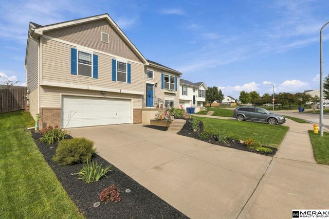10868 Girard Street, Omaha, NE 68142