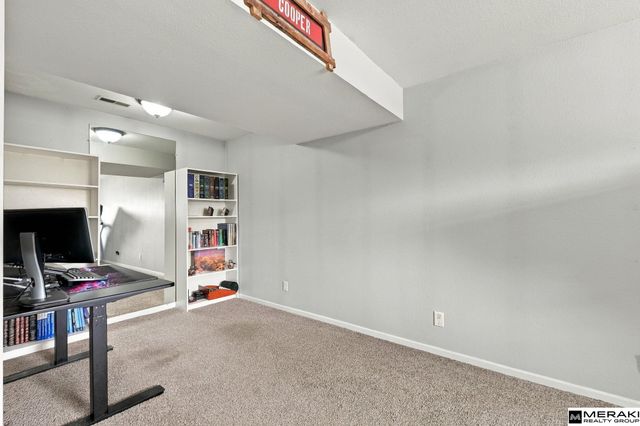 10868 Girard Street, Omaha, NE 68142