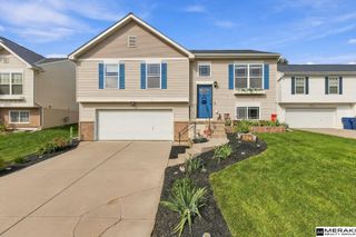 10868 Girard Street, Omaha, NE 68142