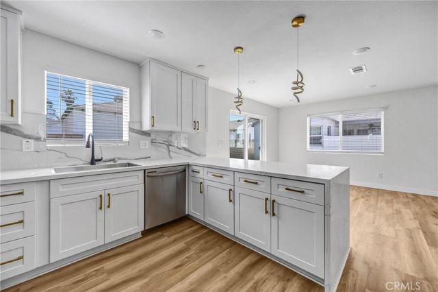 13831 Bessemer, Valley Glen, CA 91401