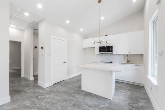 1277 Dewalt Street, Houston, TX 77088