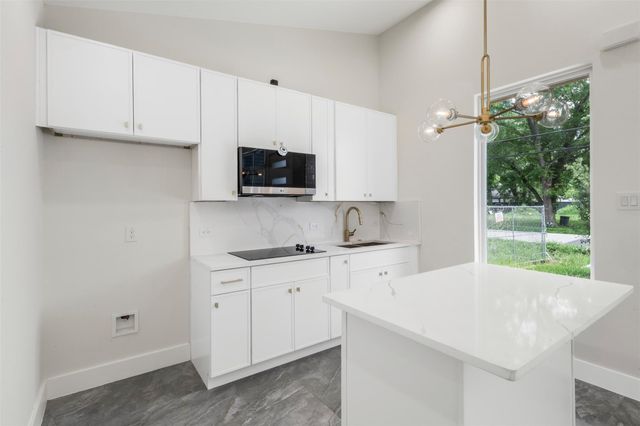 1277 Dewalt Street, Houston, TX 77088