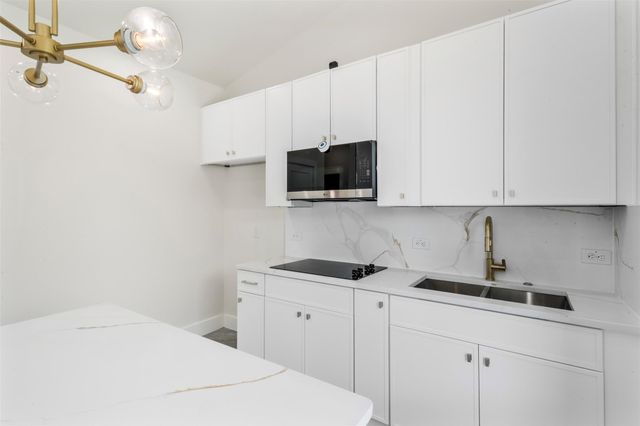 1277 Dewalt Street, Houston, TX 77088