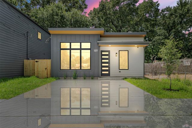 1277 Dewalt Street, Houston, TX 77088