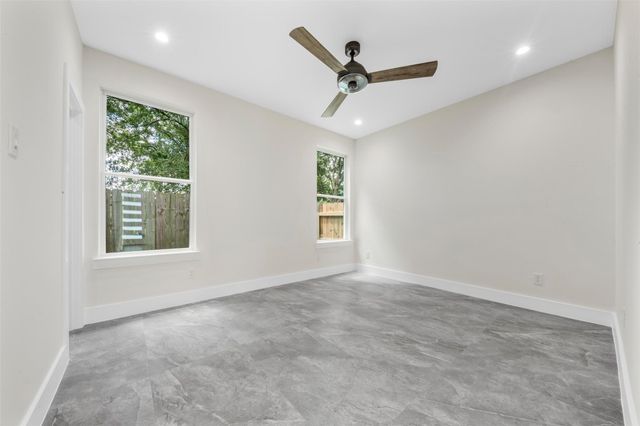 1277 Dewalt Street, Houston, TX 77088