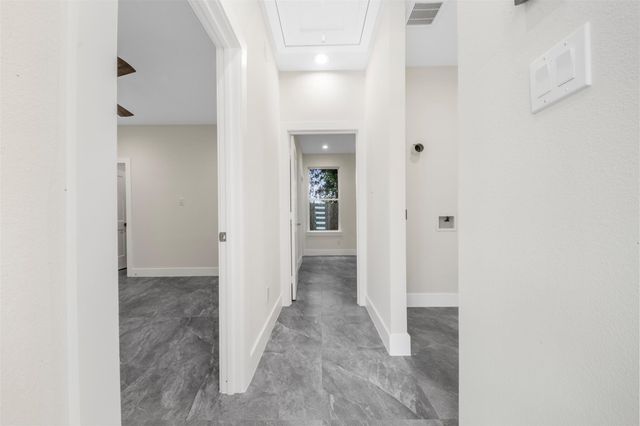 1277 Dewalt Street, Houston, TX 77088