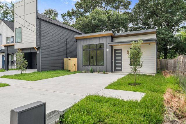 1277 Dewalt Street, Houston, TX 77088