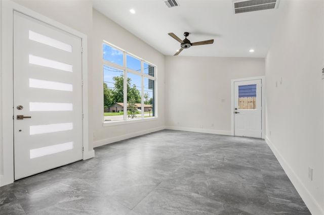 1277 Dewalt Street, Houston, TX 77088