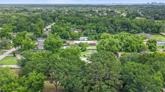 1277 Dewalt Street, Houston, TX 77088