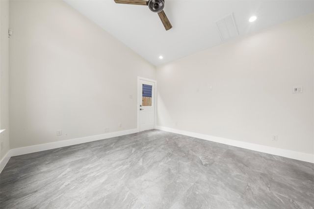 1277 Dewalt Street, Houston, TX 77088