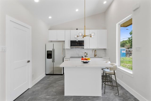 1277 Dewalt Street, Houston, TX 77088