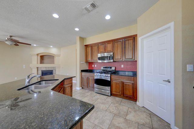 416 Loma Linda Loop NE, Rio Rancho, NM 87124