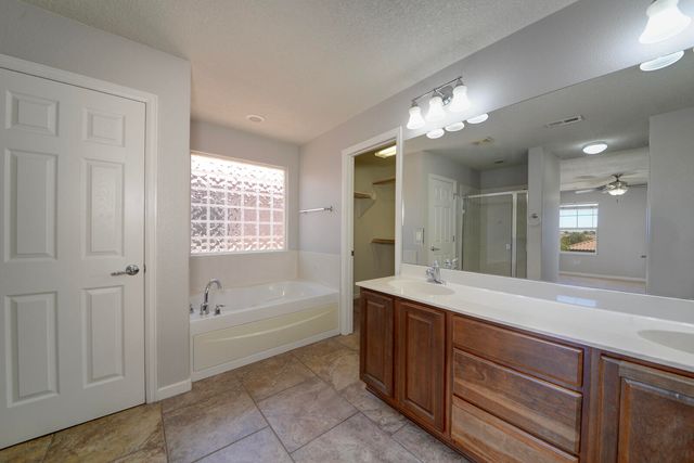 416 Loma Linda Loop NE, Rio Rancho, NM 87124