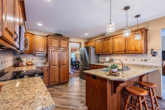 S79W19238 River Oaks COURT, Muskego, WI 53150