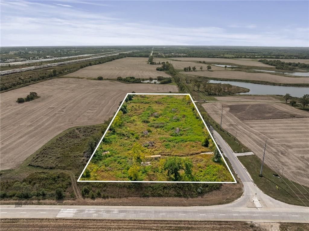 14707 Prospect Avenue, Kansas City, MO 64147