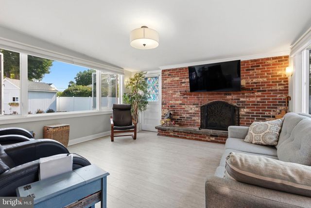 69 LAKEVIEW, Hamilton, NJ 08620