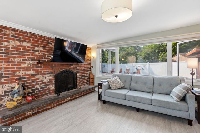 69 LAKEVIEW, Hamilton, NJ 08620