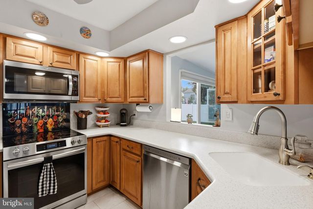 69 LAKEVIEW, Hamilton, NJ 08620