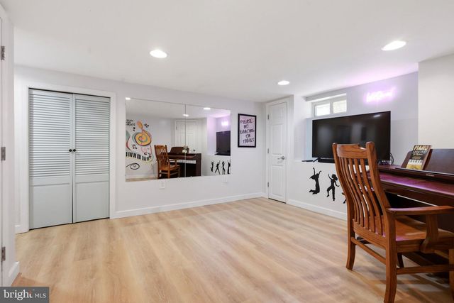 69 LAKEVIEW, Hamilton, NJ 08620