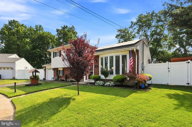 69 LAKEVIEW, Hamilton, NJ 08620