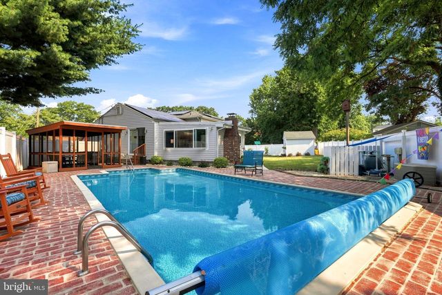 69 LAKEVIEW, Hamilton, NJ 08620