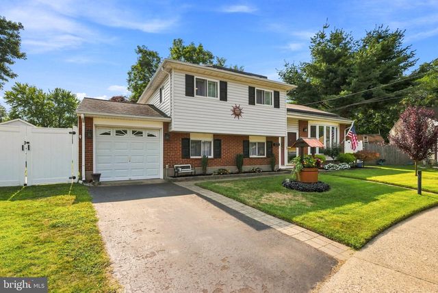 69 LAKEVIEW, Hamilton, NJ 08620