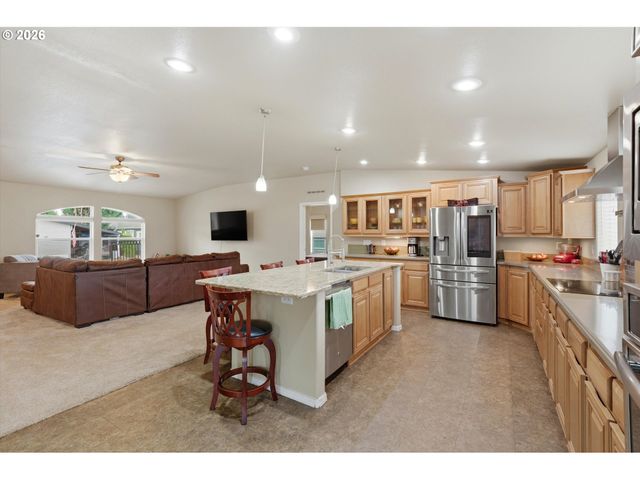 1282 E 3RD St 59, Lafayette, OR 97127