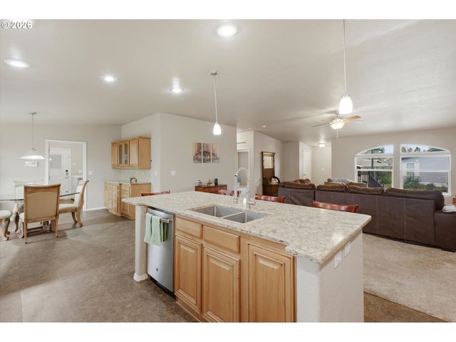 1282 E 3RD St 59, Lafayette, OR 97127