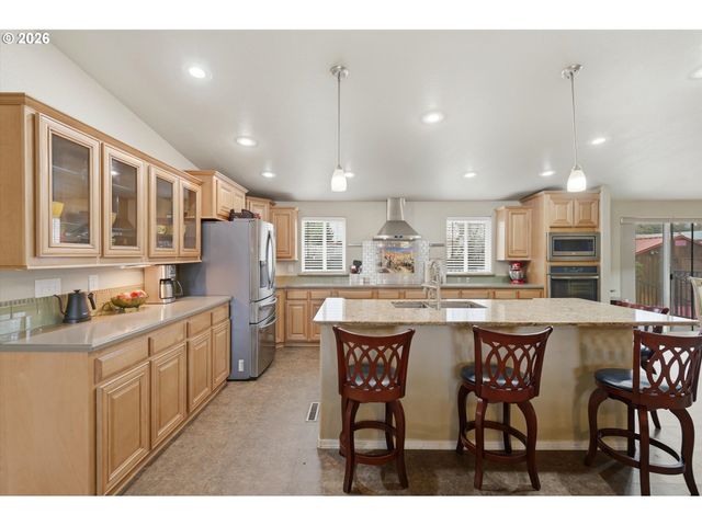 1282 E 3RD St 59, Lafayette, OR 97127